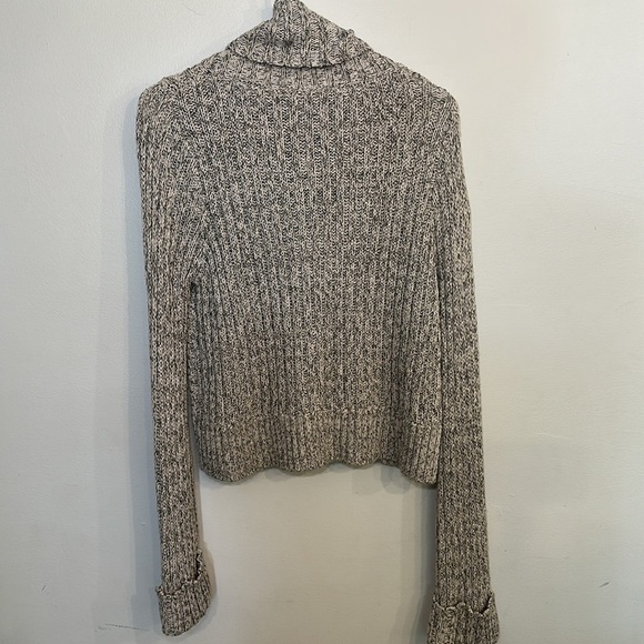Free People Marled Twisted Cable Cropped Turtleneck Sweater Size Medium - Picture 3 of 8